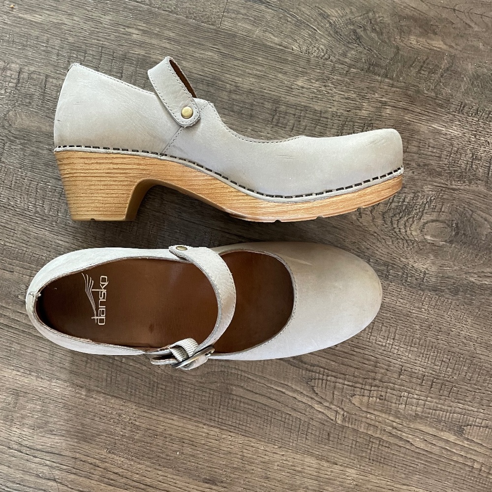 Dansko Missy Mary Jane clogs in gray, size 37, great used condition